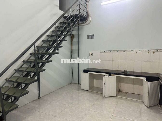 Cho thuê nhà Hiệp Thành, mặt tiền Nguyễn Văn Trỗi, giá 10 triệu/tháng