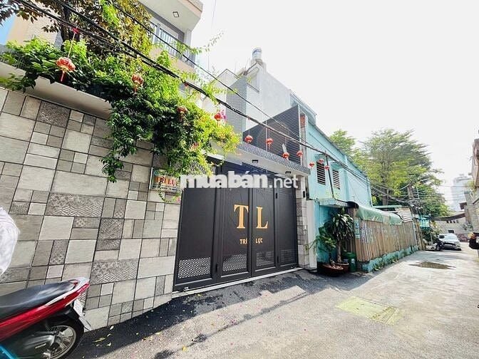 DT:150 m2 (8x17.8m)-70tr/m2--Ngay ĐH Cảh Sát-Linh Tây-Phù Hợp Xây CHDV