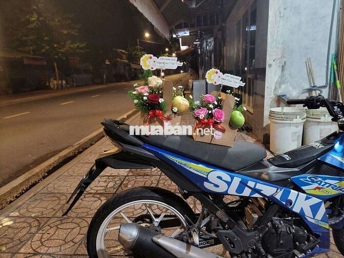 Xe máy Suzuki Satria màu xanh dương zin