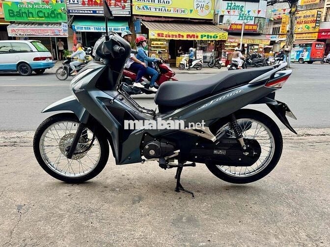 🛑🛑 Future xanh đen T8/ 2025  như mới có góp