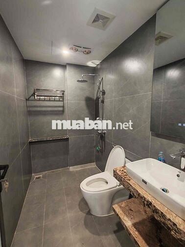 Bán nhà Phố Trạm 40.6m² – 6 tầng thang máy – ô tô vào nhà – MT 5.25m