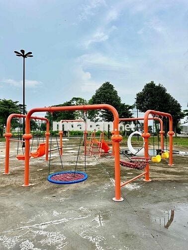 Kẹt tiền bán gấp nền 80m2 đường chính Sài Gòn Village, giá ngộp