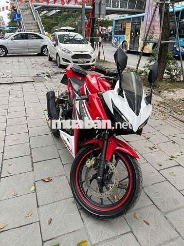 Cần bán Honda CBR150R đời 2016 màu đỏ trắng