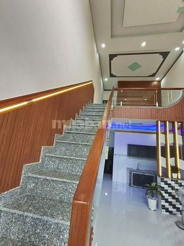 NHÀ MỚI XÂY NGAY NGÃ 3 MỸ HẠNH