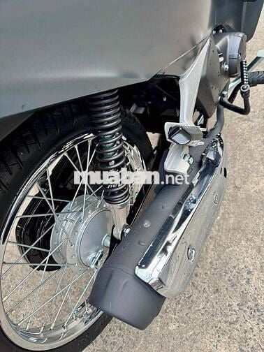 🛑🛑 Future xanh đen T8/ 2025  như mới có góp