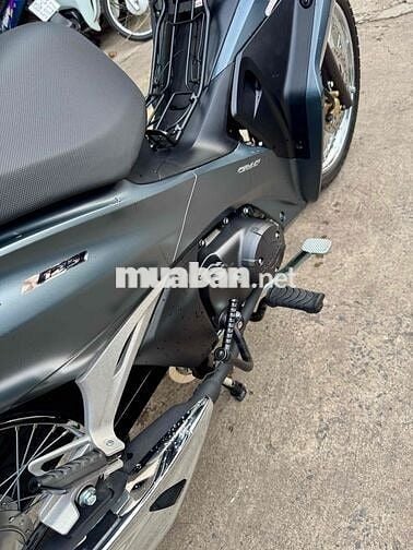 🛑🛑 Future xanh đen T8/ 2025  như mới có góp