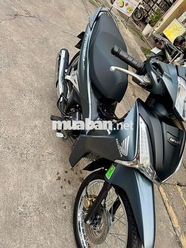 🛑🛑 Future xanh đen T8/ 2025  như mới có góp