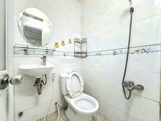 Phòng trọ có gác - máy lạnh giá rẻ đường Quang Trung