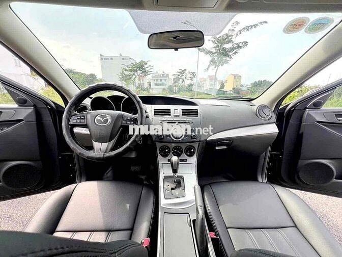Mazda 3 Sedan 2011