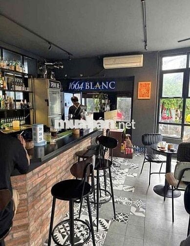 CHO THUÊ GÓC 2MT - KINH DOANH TỰ DO - ĐƯỜNG NGUYỄN TRÃI - QUẬN 1 !!!