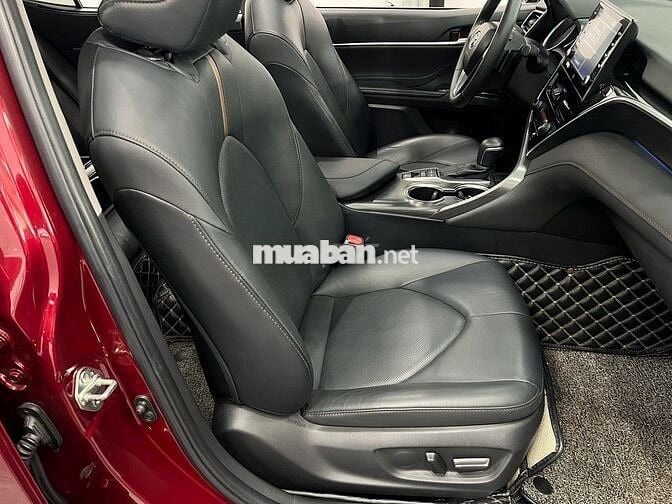 Camry 2022 2.0Q đi mới 60 ngàn full lịch sử hãng