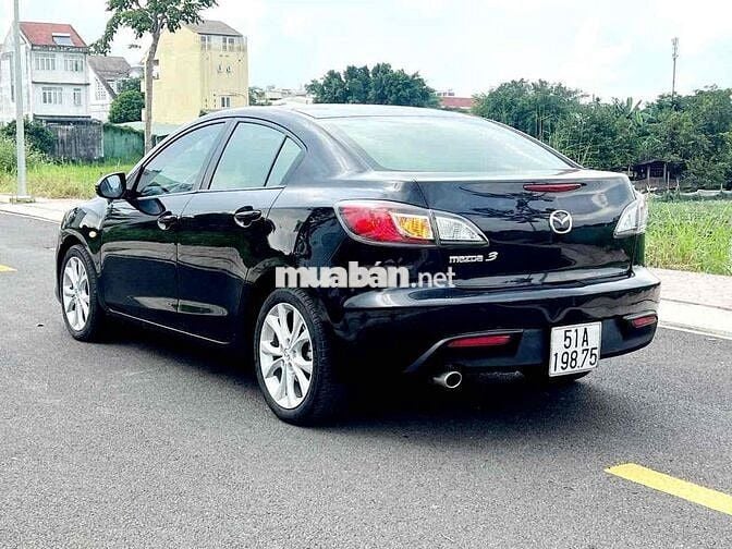 Mazda 3 Sedan 2011