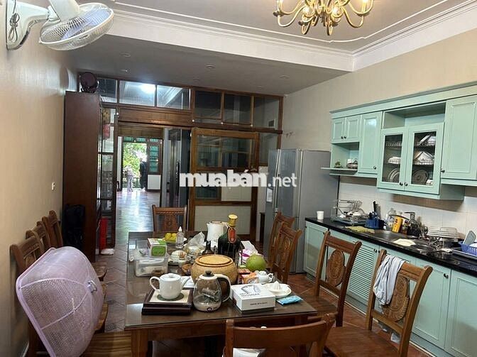 Cho thuê nhà 100m2 x  6 tầng thang máy, Phố Âu Cơ gần Lạc Long Quân