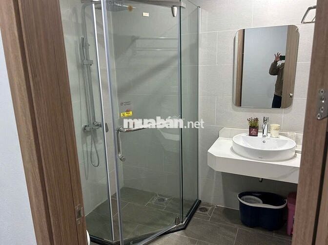 Cho thuê nhà 100m2 x  6 tầng thang máy, Phố Âu Cơ gần Lạc Long Quân