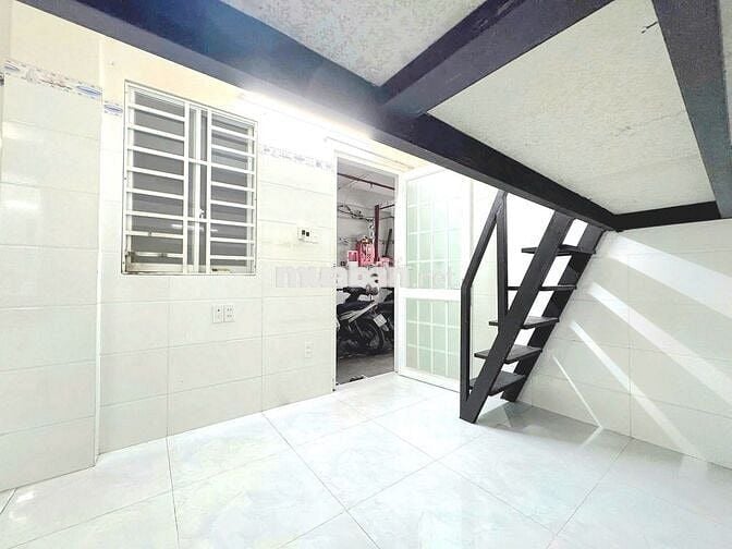 Phòng trọ có gác - máy lạnh giá rẻ đường Quang Trung