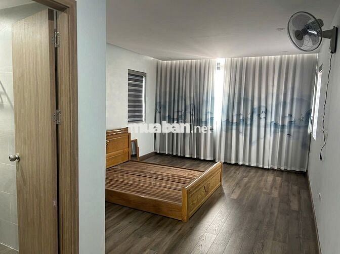 Cho thuê nhà 100m2 x  6 tầng thang máy, Phố Âu Cơ gần Lạc Long Quân