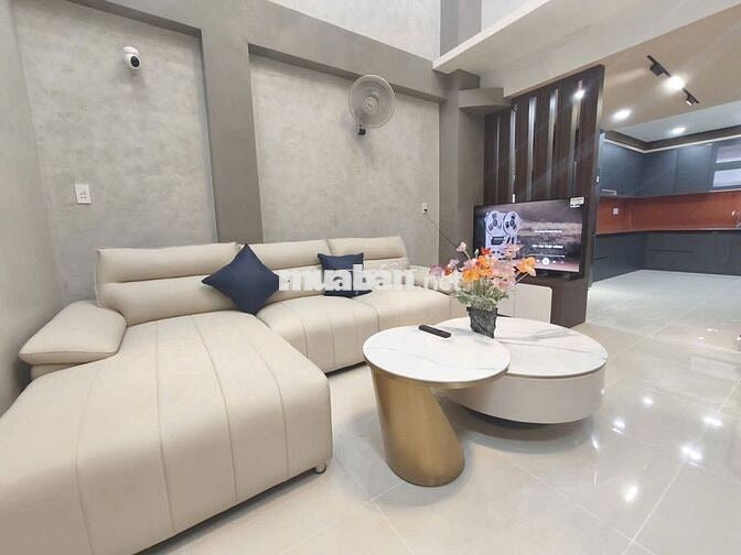 Cho thuê MT kinh doanh Hoàng Diệu 4x18m 4 tầng 6pn giá 35 triệu TL