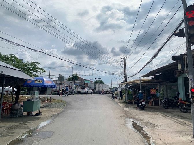 NỀN THỔ CƯ ĐƯỜNG Ô TÔ GẦN QUÓC LỘ 50 SAU TRỤ SỞ TIẾP DÂN TỈNH