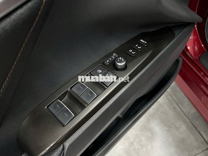 Camry 2022 2.0Q đi mới 60 ngàn full lịch sử hãng