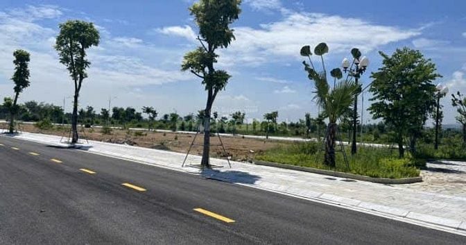 Bán đất KDT Đại Phước cách Cầu Cát Lái 2km - Giá18triệu/m2 -SHR