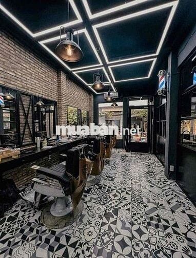 CHO THUÊ GÓC 2MT - KINH DOANH TỰ DO - ĐƯỜNG NGUYỄN TRÃI - QUẬN 1 !!!