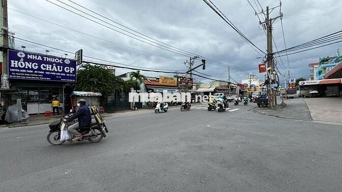 Cho thuê mặt bằng kinh doanh mặt tiền ngã 3 mũi tàu sầm uất