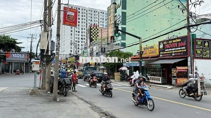 Cho thuê mặt bằng kinh doanh mặt tiền ngã 3 mũi tàu sầm uất
