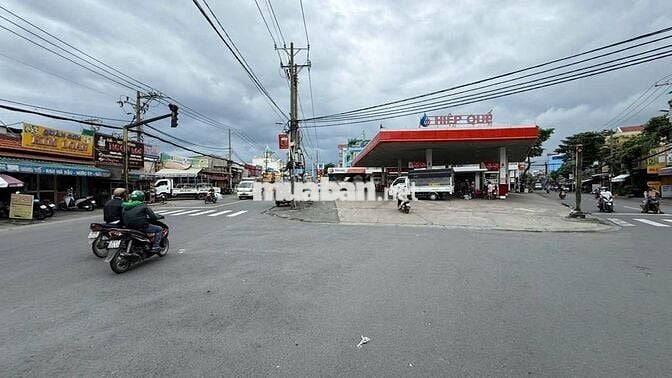 Cho thuê mặt bằng kinh doanh mặt tiền ngã 3 mũi tàu sầm uất