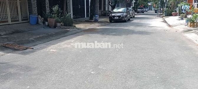 Bán Nhà đẹp Dĩ An – gần trường cấp 2 - 5x20m - Chỉ còn 5 tỷ 6 - oto