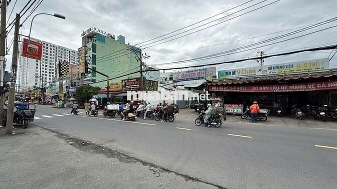 Cho thuê mặt bằng kinh doanh mặt tiền ngã 3 mũi tàu sầm uất