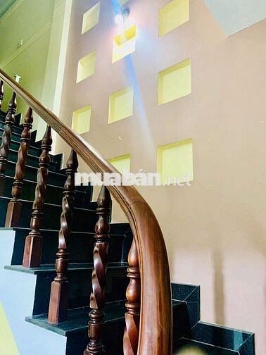 Cần cho thuê nhà 275/3A Nguyễn Chí Thanh P.12 Q.5