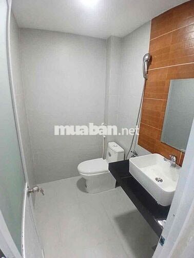 Nhà nguyên căn đường 32 KDC TÊN LỬA 5Pn-5WC giá 20tr