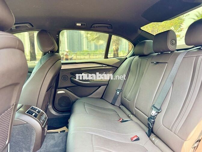 VinFast Lux A Base 2022 - Màu đen - 4v6km