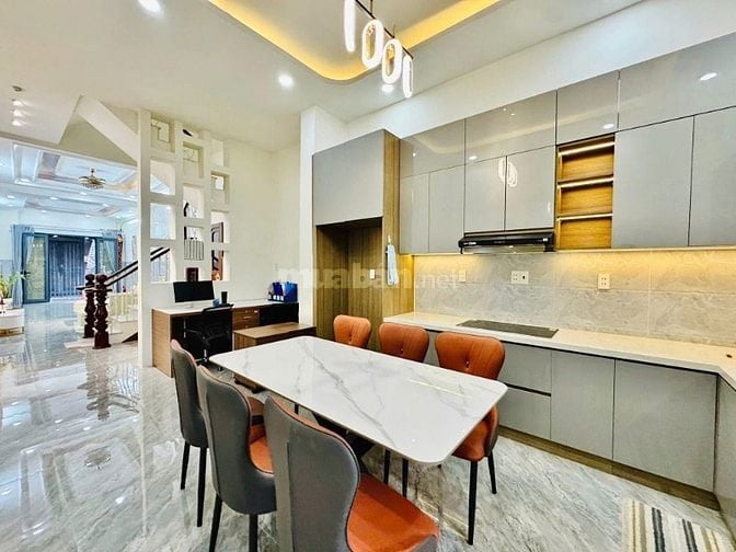 Nhà đẹp giá ngộp ngay  Quận 5, 60m2 thích hợp mua ở hoặc thuê, SHR 