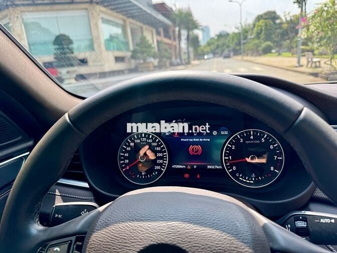 VinFast Lux A Base 2022 - Màu đen - 4v6km