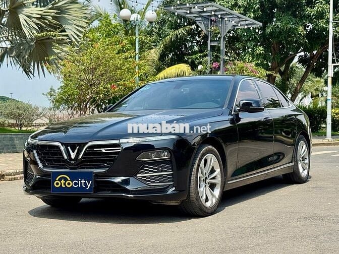 VinFast Lux A Base 2022 - Màu đen - 4v6km