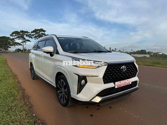 Toyota Veloz Cross 2022 CVT Top - 65000 km