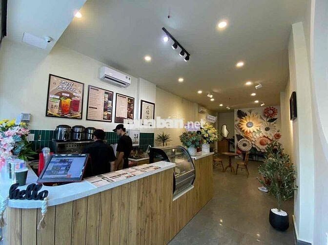 em cần bán gấp căn nhà bgang 4 dài 19’5 ba lầu mặt tiền duòng gò Daầu