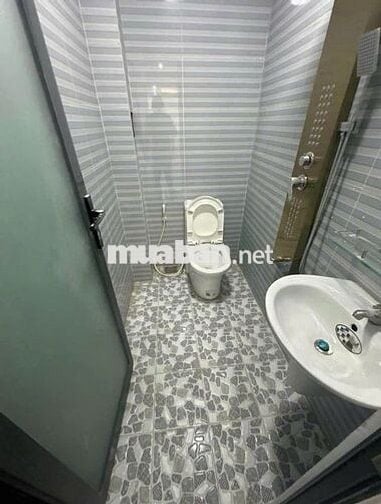 NHÀ CHÍNH CHỦ THANH LÝ PHÁT MÃI , SHR , GIÁ CHỈ 1 TỶ 650 .