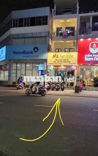 em cần bán gấp căn nhà bgang 4 dài 19’5 ba lầu mặt tiền duòng gò Daầu