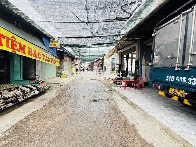 MẶT TIỀN Lô Góc 108m2  - ngang 5,5 chợ BÌNH THÀNH, KDC VĨNH LỘC, ngang