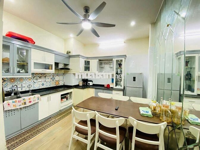 Nguyễn Văn Cừ - Nguyên Căn 4 Ngủ - Full Đồ - Siêu Đẹp