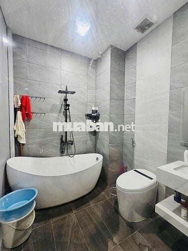 Nhà nằm tại mặt tiền hẻm ô tô đường Âu Cơ, Tân Bình, DTđất 106m2