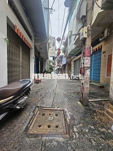 Nhà nằm tại mặt tiền hẻm ô tô đường Âu Cơ, Tân Bình, DTđất 106m2