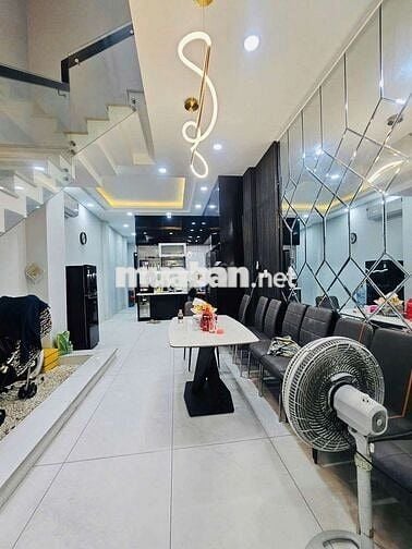 Nhà nằm tại mặt tiền hẻm ô tô đường Âu Cơ, Tân Bình, DTđất 106m2