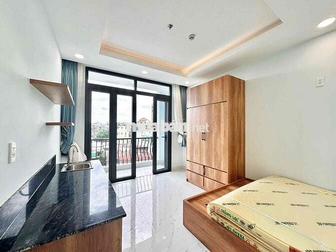 Căn hộ Studio ban công, full nội thất, thang máy, hầm xe, gần PN, GV