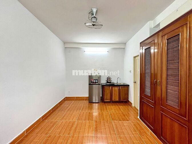 PHÒNG XỊN, NỘI THẤT ĐẦY ĐỦ CỬA SỔ THOÁNG ĐỘC LẬP CẠNH CHỢ TÂN HƯƠNG