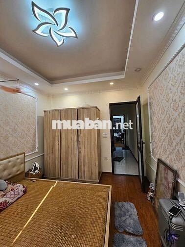 Nhà 40m2 Bát Khối – Ngõ Thông Ô Tô Đỗ Cửa – Nhỉnh 6 Tỷ