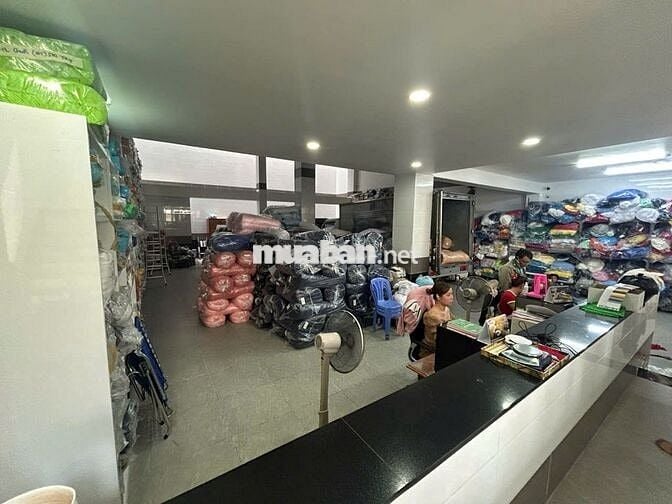 Cho thuê tòa nhà văn phòng Bàu Cát Tân Bình hầm 7 tầng giá tốt