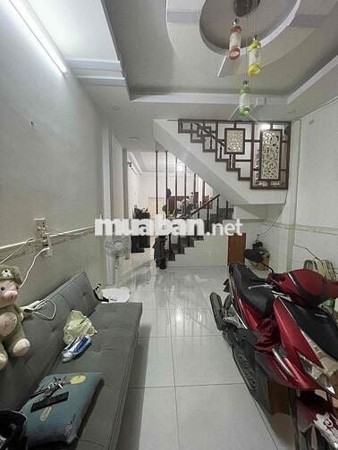 Cần sang gấp nhà thuê-3pn-ko nội thất-có tủ bếp